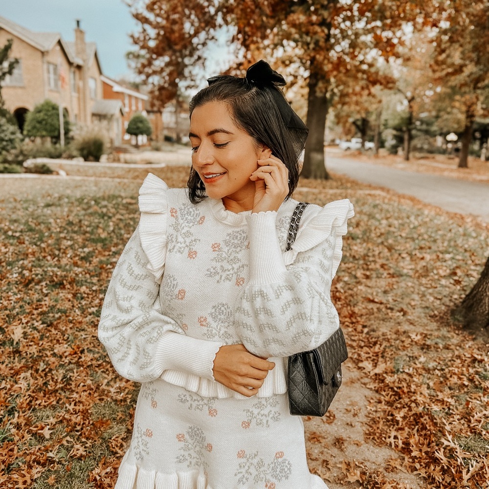 Chic Floral Knit Skirt Set - Cream